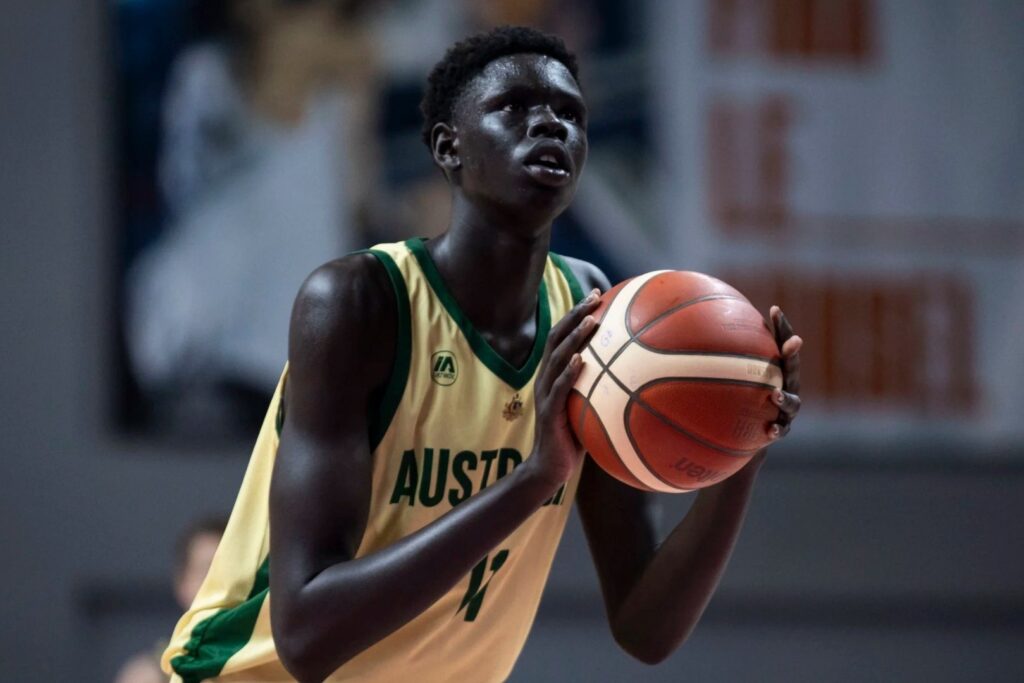 ¿Un nuevo fenómeno? La estrella australiana que desafía a Victor Wembanyama